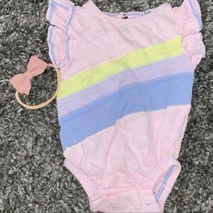 0-3m EUC Splendid onesie with matching bow